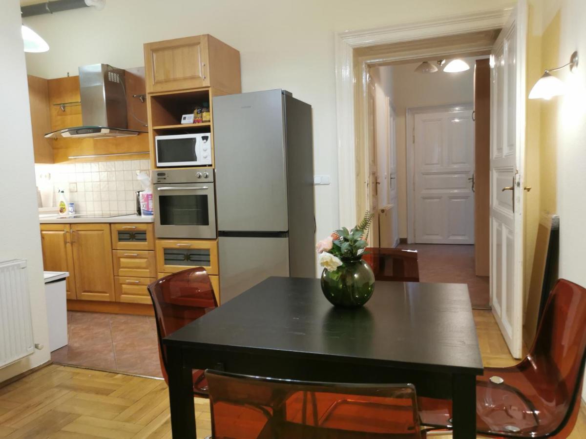 Andrassy Suite Budapeste Exterior foto